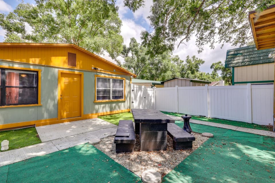 6 Mi to Dtwn Tampa! Cozy & Dog-Friendly Apartment Apartment in Tampa