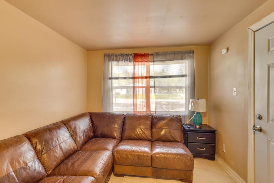 6 Mi to Dtwn Tampa! Cozy & Dog-Friendly Apartment Apartment in Tampa