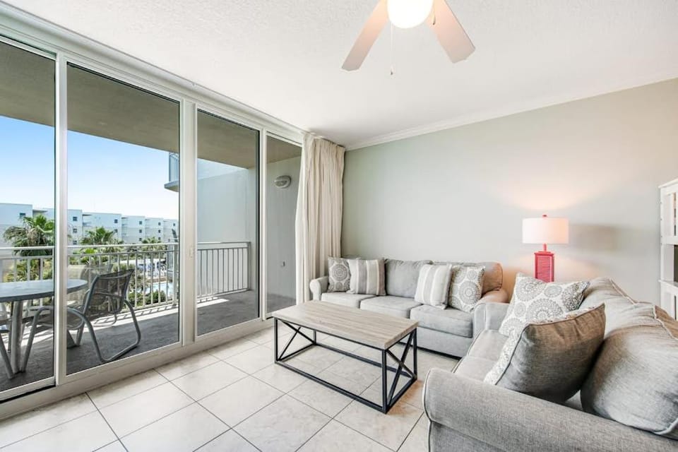 5th Floor Beautifully Decorated Condo At Waterscape Waterfall Lazy River House in Okaloosa Island