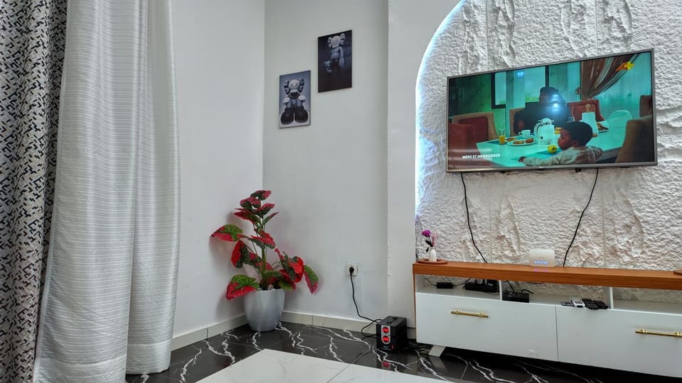 Communal lounge/ TV room, TV and multimedia