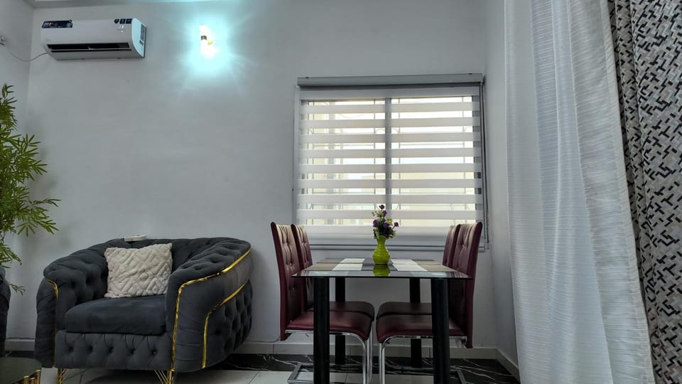 Living room, Seating area, Dining area, air conditioner