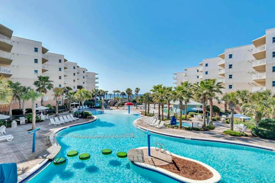 Sixth-floor condo with partial Gulf views pools hot tub private beach House in Okaloosa Island
