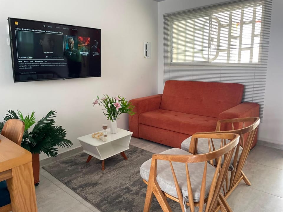 Communal lounge/ TV room