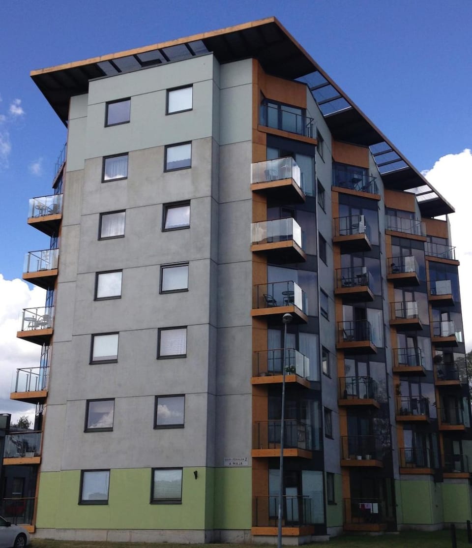 Property building, Day