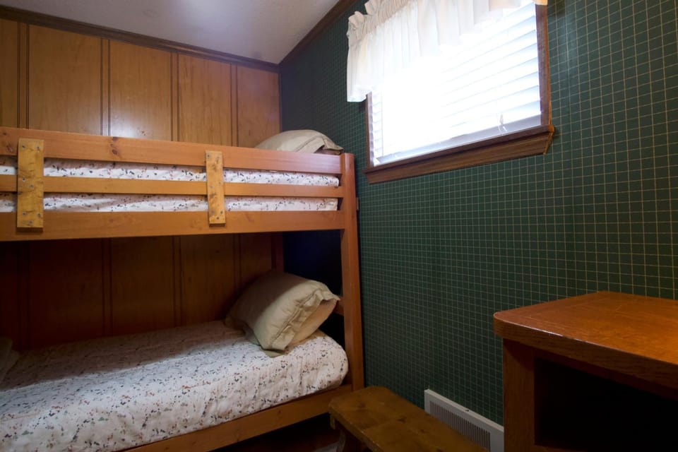 Bed, Bedroom, bunk bed