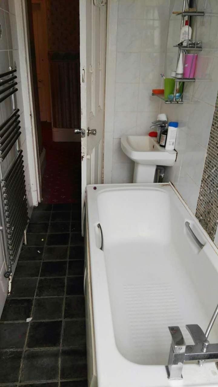 Glasgow Apartment Free Parking Bed and Breakfast in Glasgow