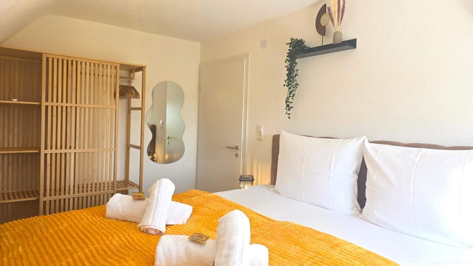 Bed, Bedroom