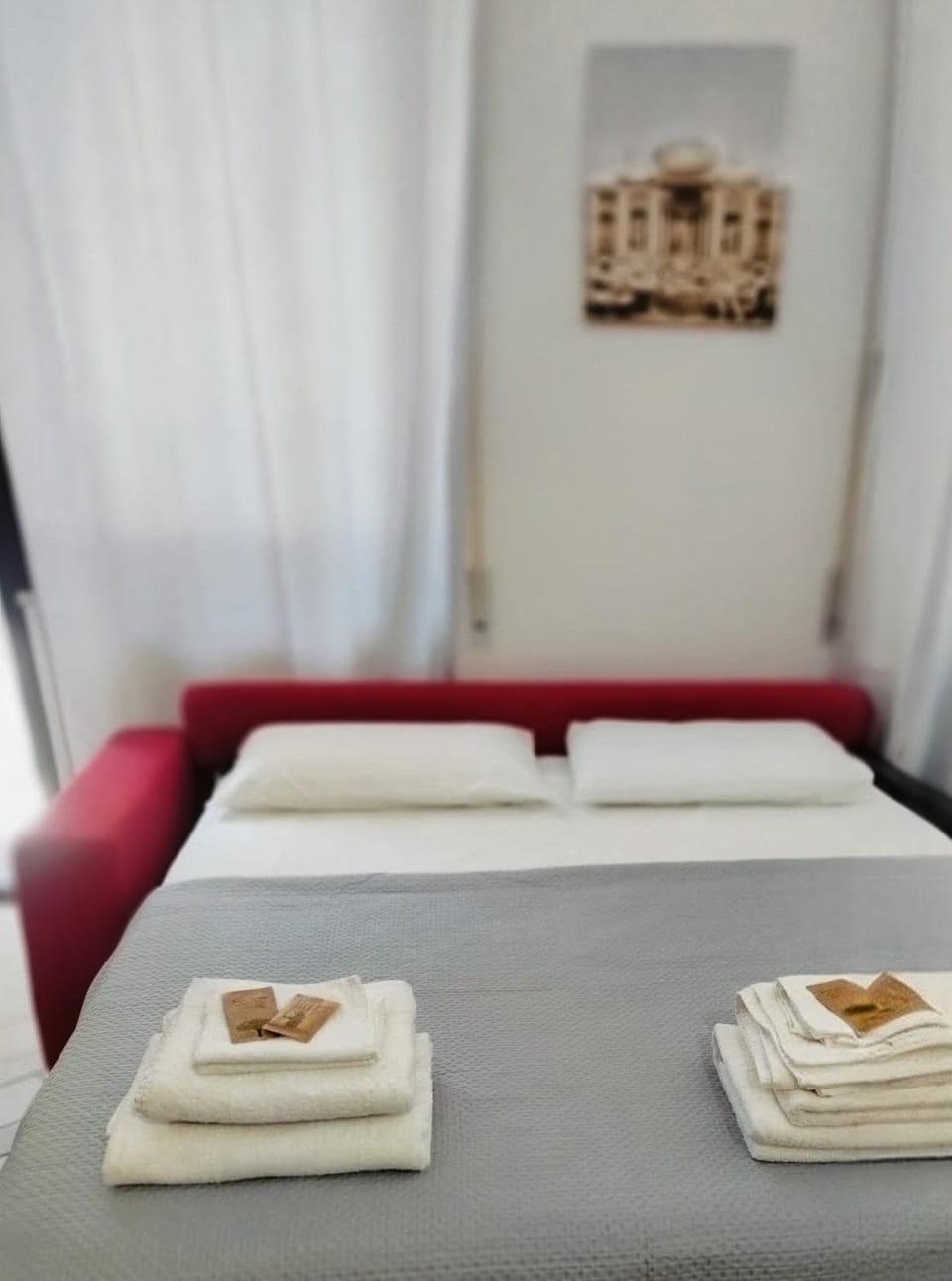 Bed, towels