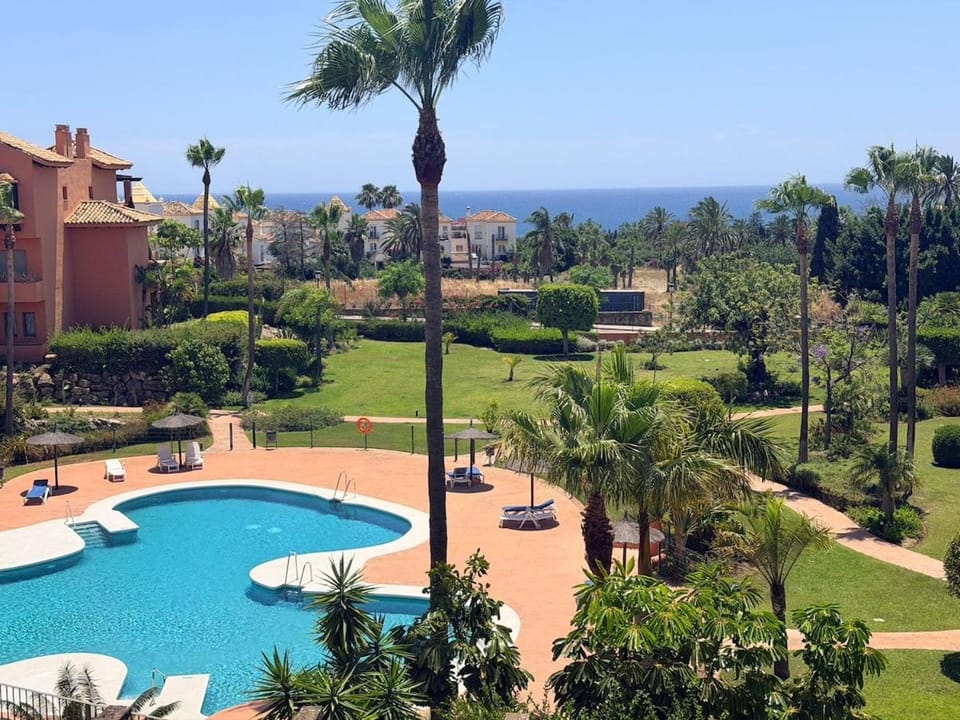 Penthouse Retreat in Sotoserena Sea Views & Pool Apartment in Costa del Sol