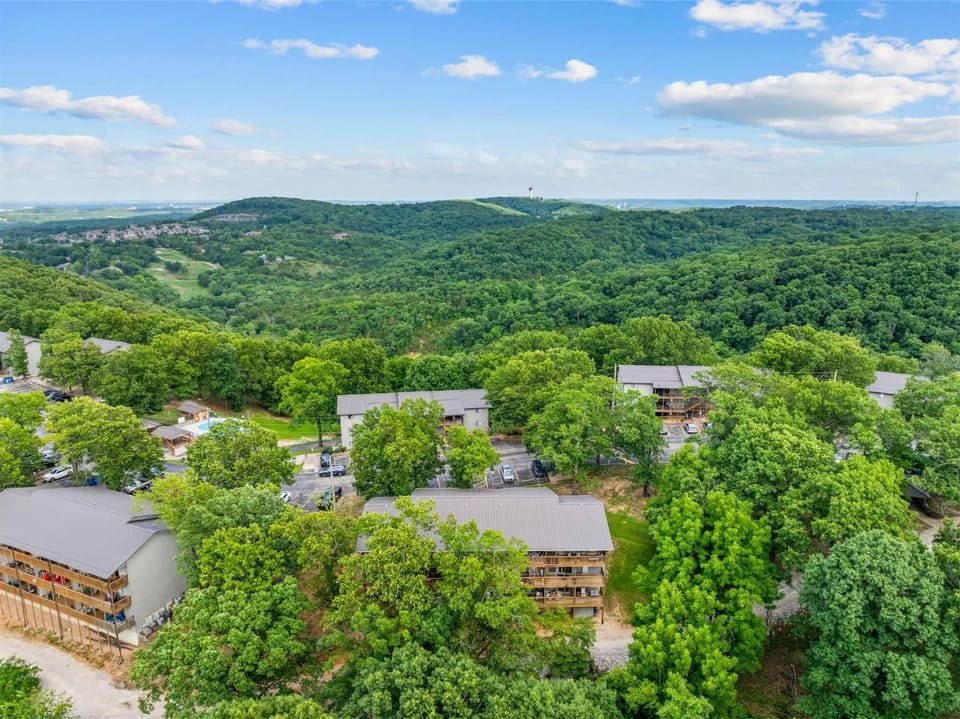 Ozark Mountain Getaway Balcony House in Table Rock Lake