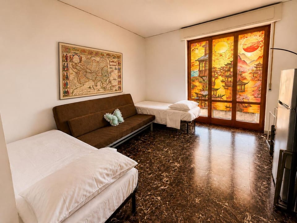 Living room, Photo of the whole room