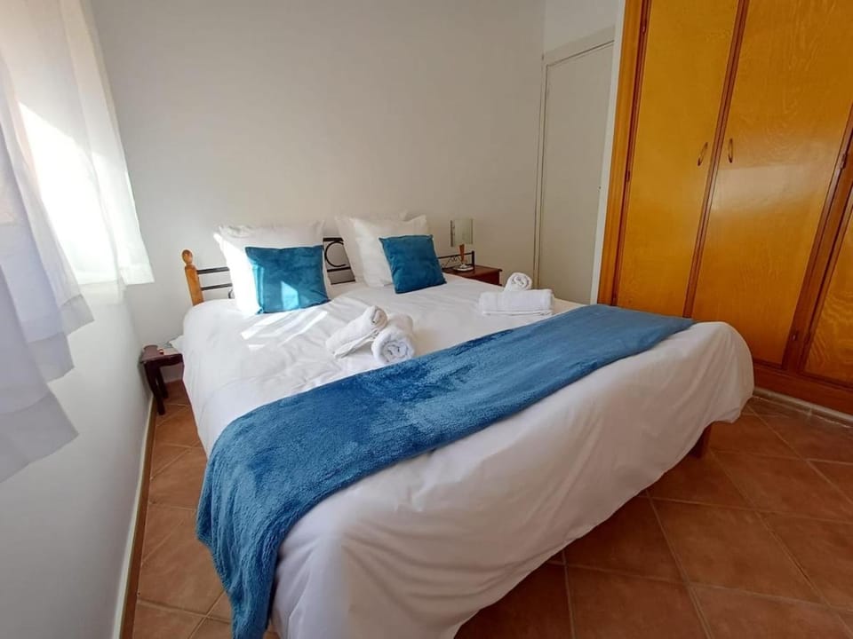 Bedroom, air conditioner