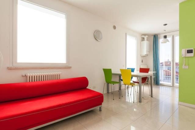 Day, Living room