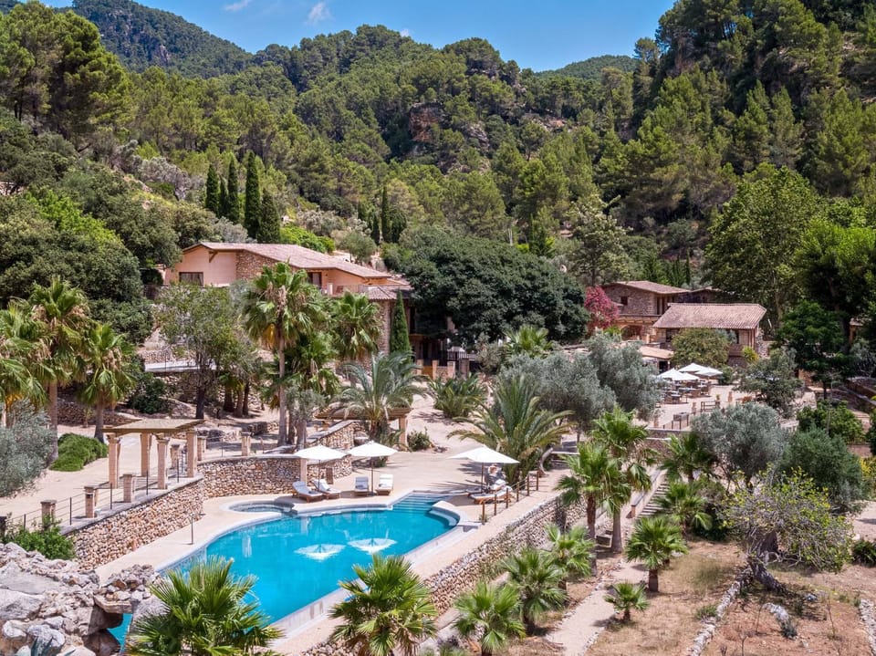 Restaurant/places to eat, Activities, Garden, View (from property/room), Balcony/Terrace, Swimming pool