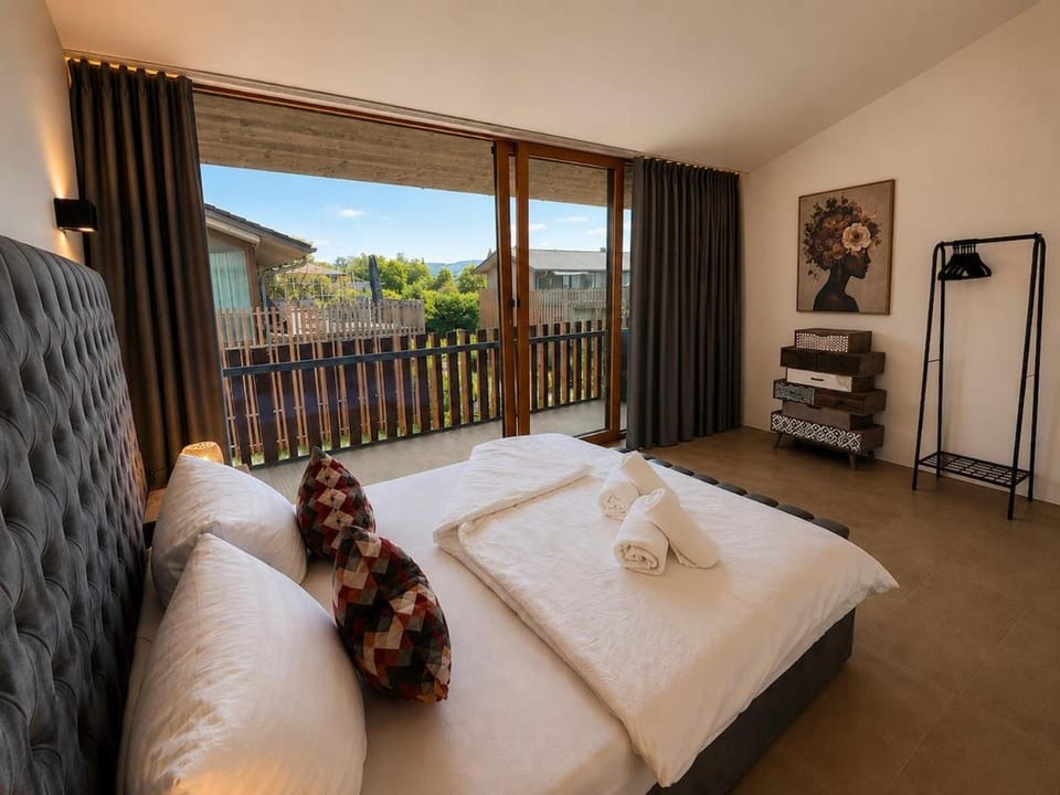 Lake Vibe Exclusive Holiday Home, Bodensee, SUP included Apartment in Canton of Zurich