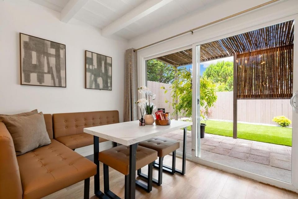 Garden, Dining area