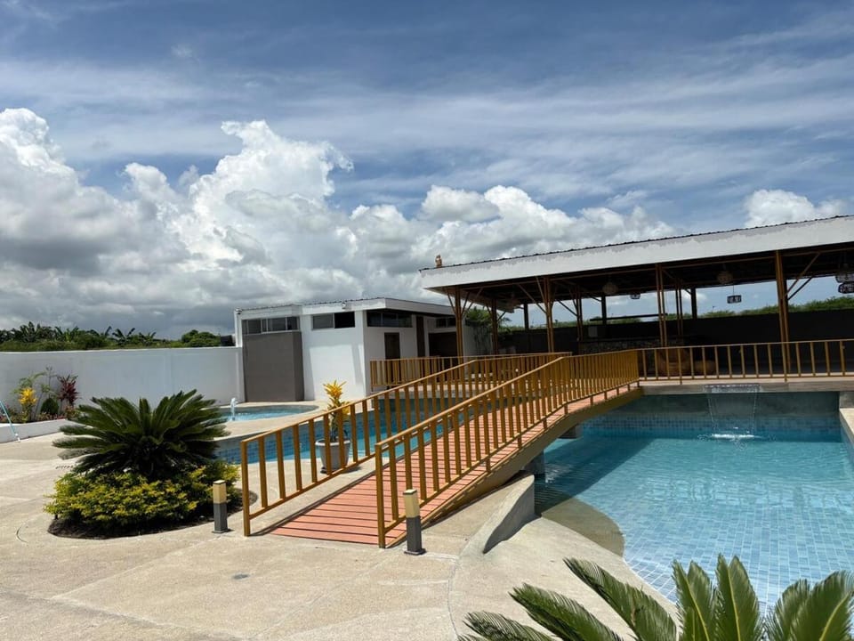 Comfortable Family House in a Private Residential Development House in Manta