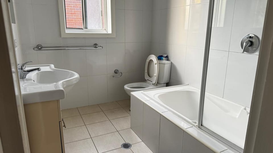 Main road apartment Vacation rental in Sydney
