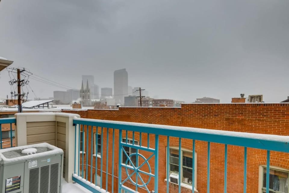 Capital Hill Condo w Balcony Parking Laundry House in Capitol Hill