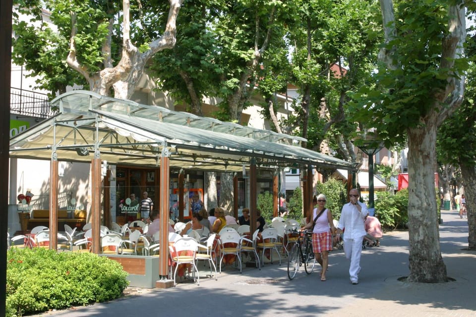 Patio, Day