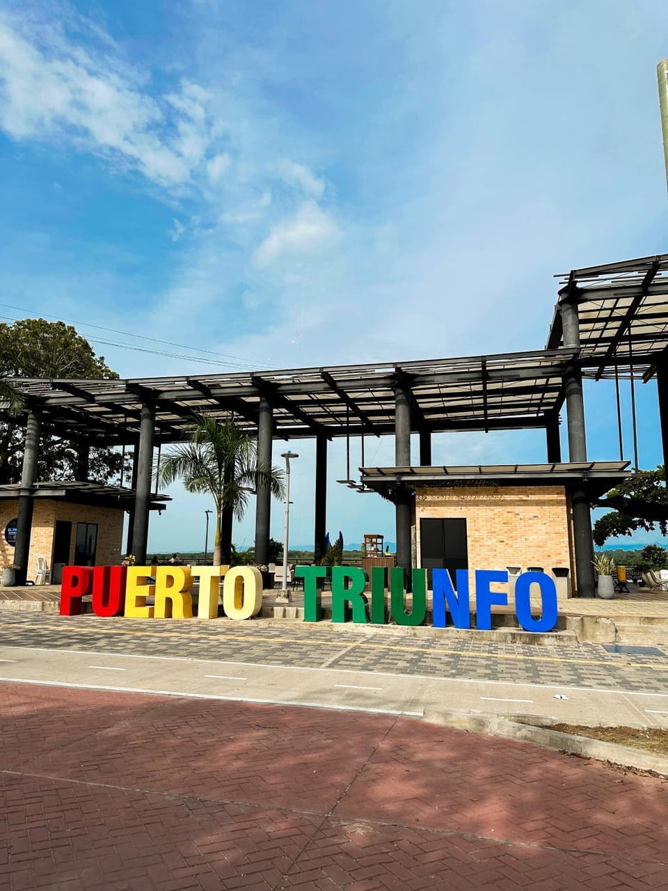Hotel Porton De Oriente Hotel in Puerto Triunfo