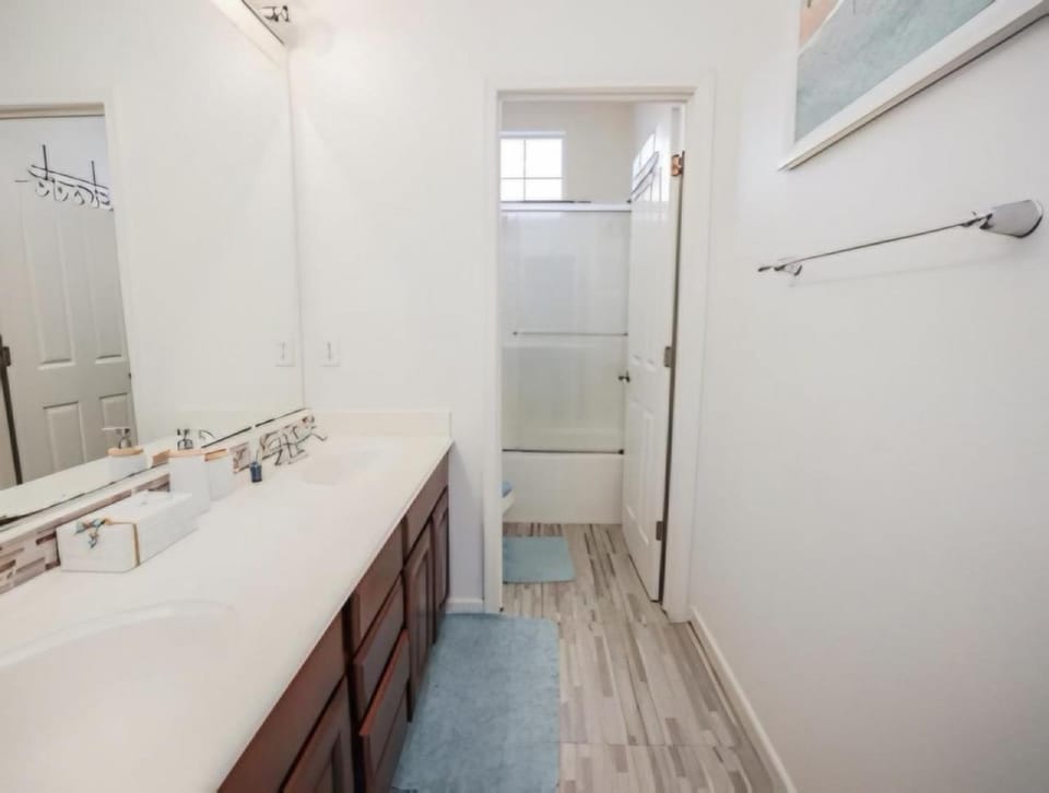 Insurance Ready 4BR Family Home Traveling Pros House in West Sacramento