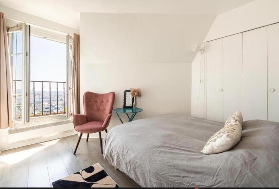 LAST FLOOR - SACRE COEUR 2 Bedrooms Apartment in Paris