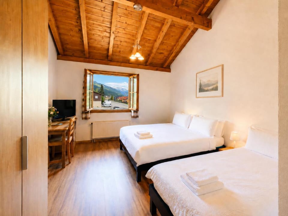 Bedroom, Mountain view