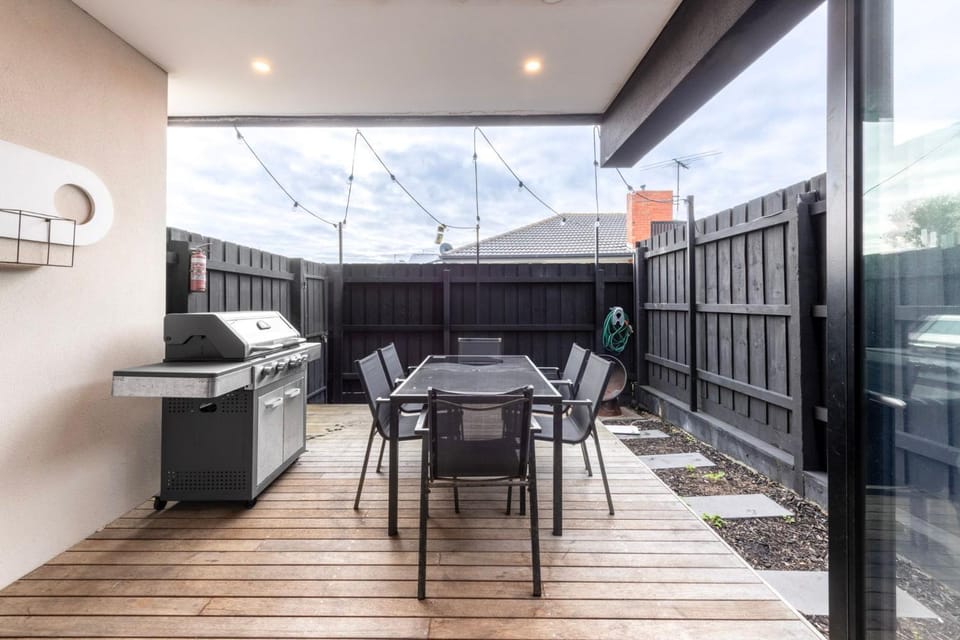 The Cassinia Club Your Coastal Escape! House in Melbourne
