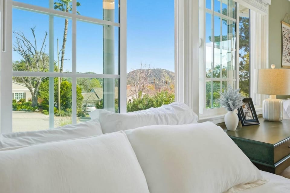 Mountain Foothill Paradise Charming Retreat 3BR3BA House in Sierra Madre