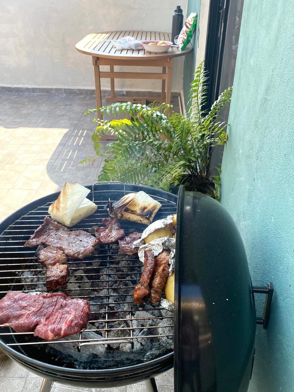 BBQ facilities, Food and drinks, Food