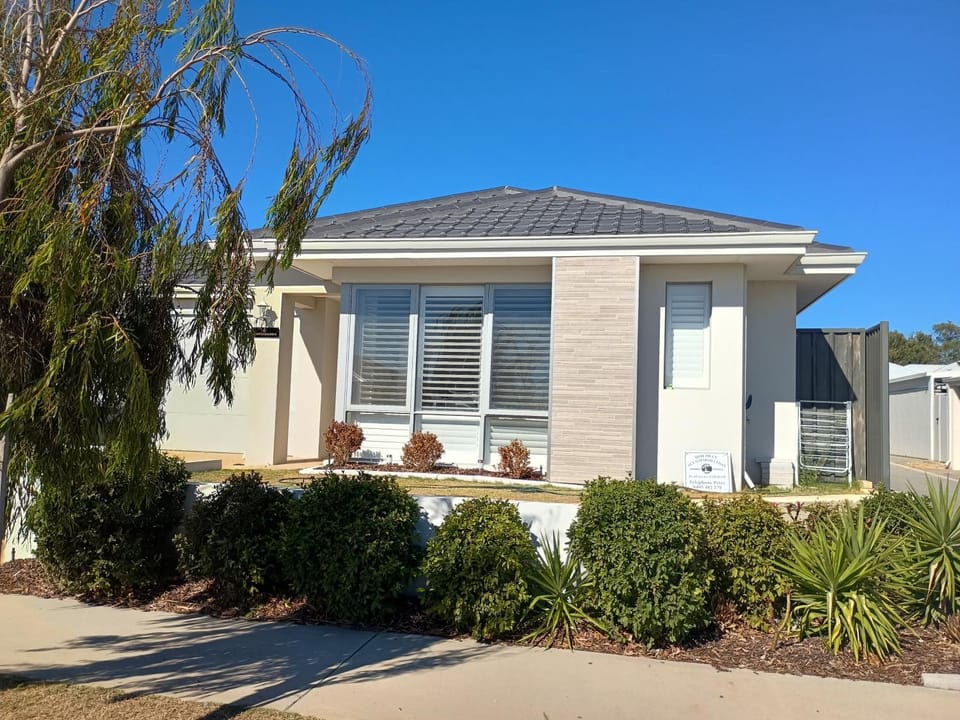 Eden beach retreat House in Perth