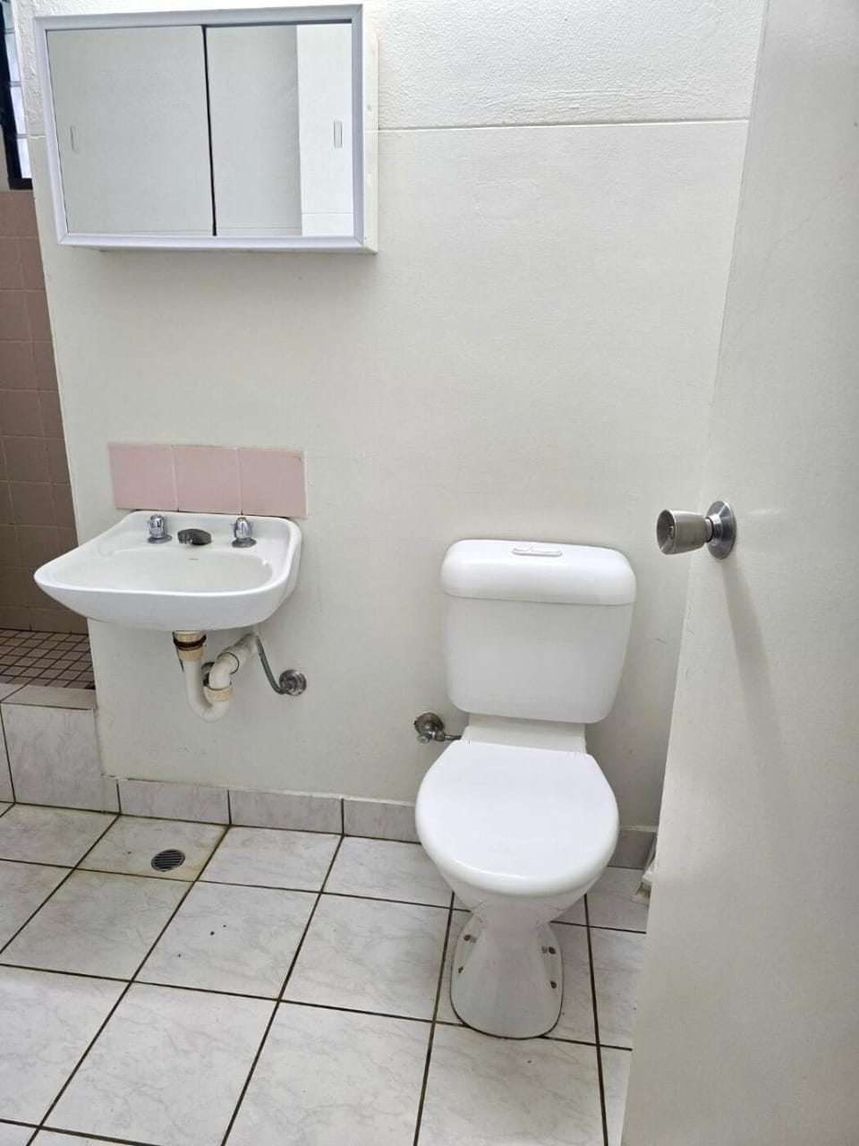 Comfortable Twin Room in a Shared Apartment, Darwin CBD, Central Stay, Esplanade Bed and Breakfast in Darwin