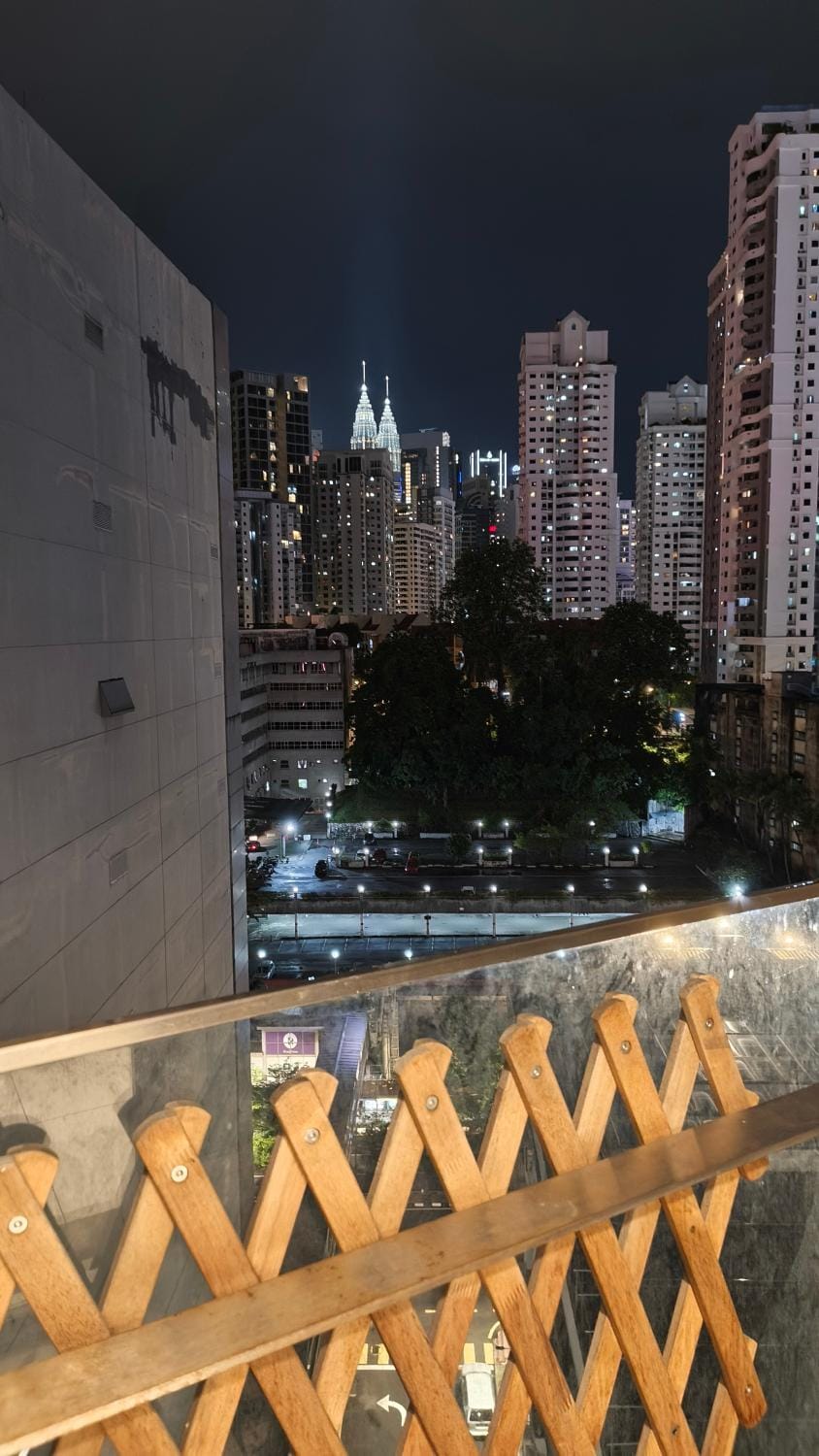 Balcony/Terrace, City view