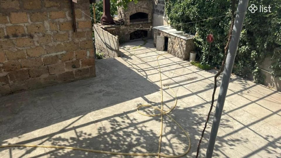 BBQ facilities, Inner courtyard view