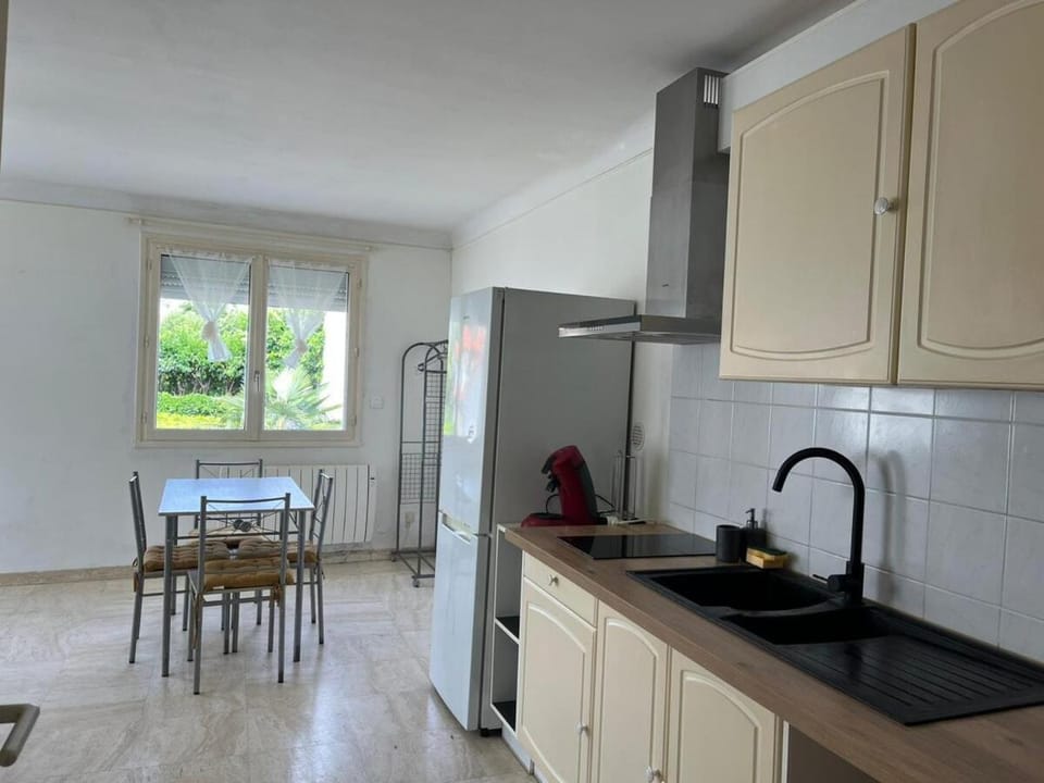 Apartment near Paris-Disney-Vaux le Vicomte Apartment in Île-de-France