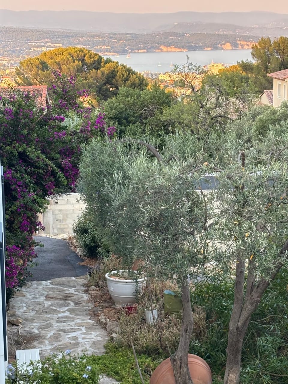 Maison contemporaine avec magnifique vue mer Villa in La Ciotat