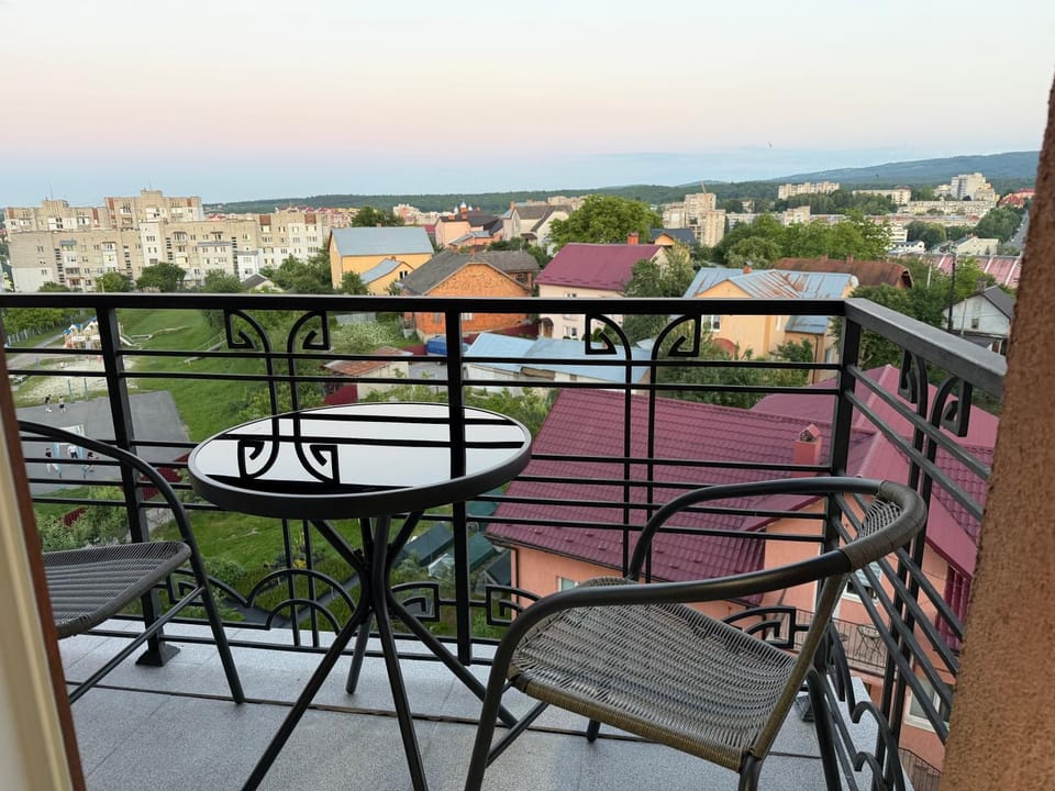 Салатовий ДІМ Apartment in Lviv Oblast