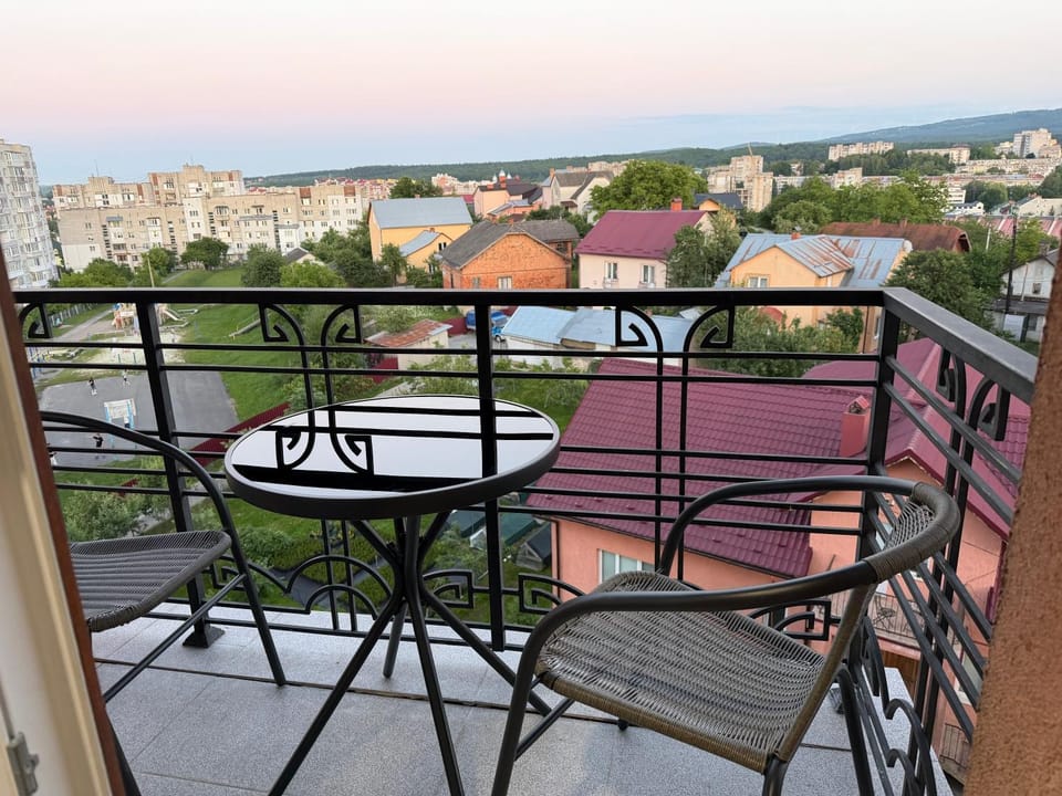 Салатовий ДІМ Apartment in Lviv Oblast