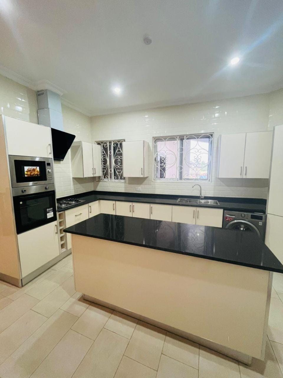 Kitchen or kitchenette, kitchen, kitchen