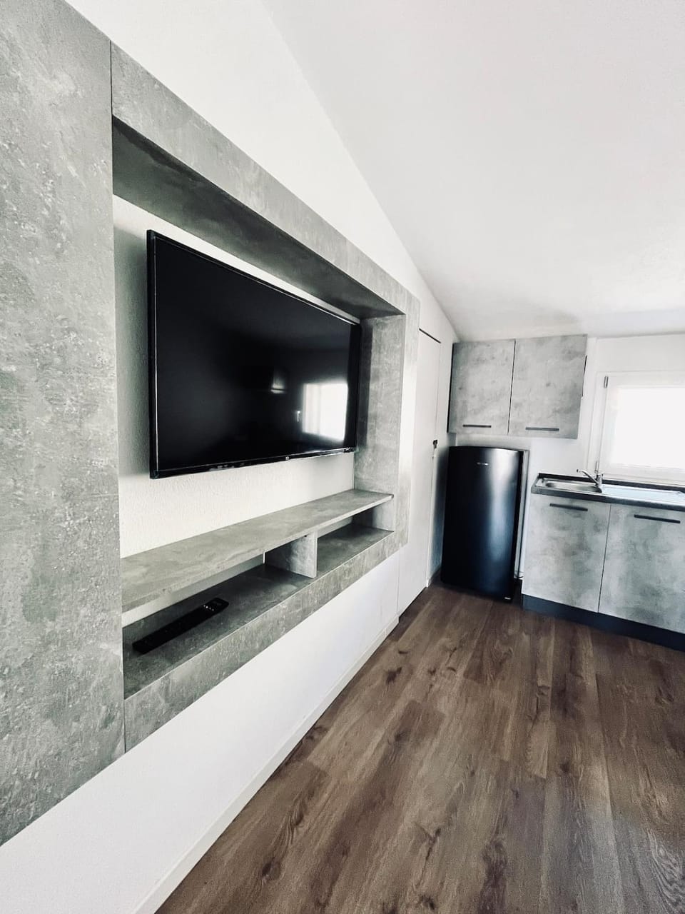 TV and multimedia, Kitchen or kitchenette, Living room
