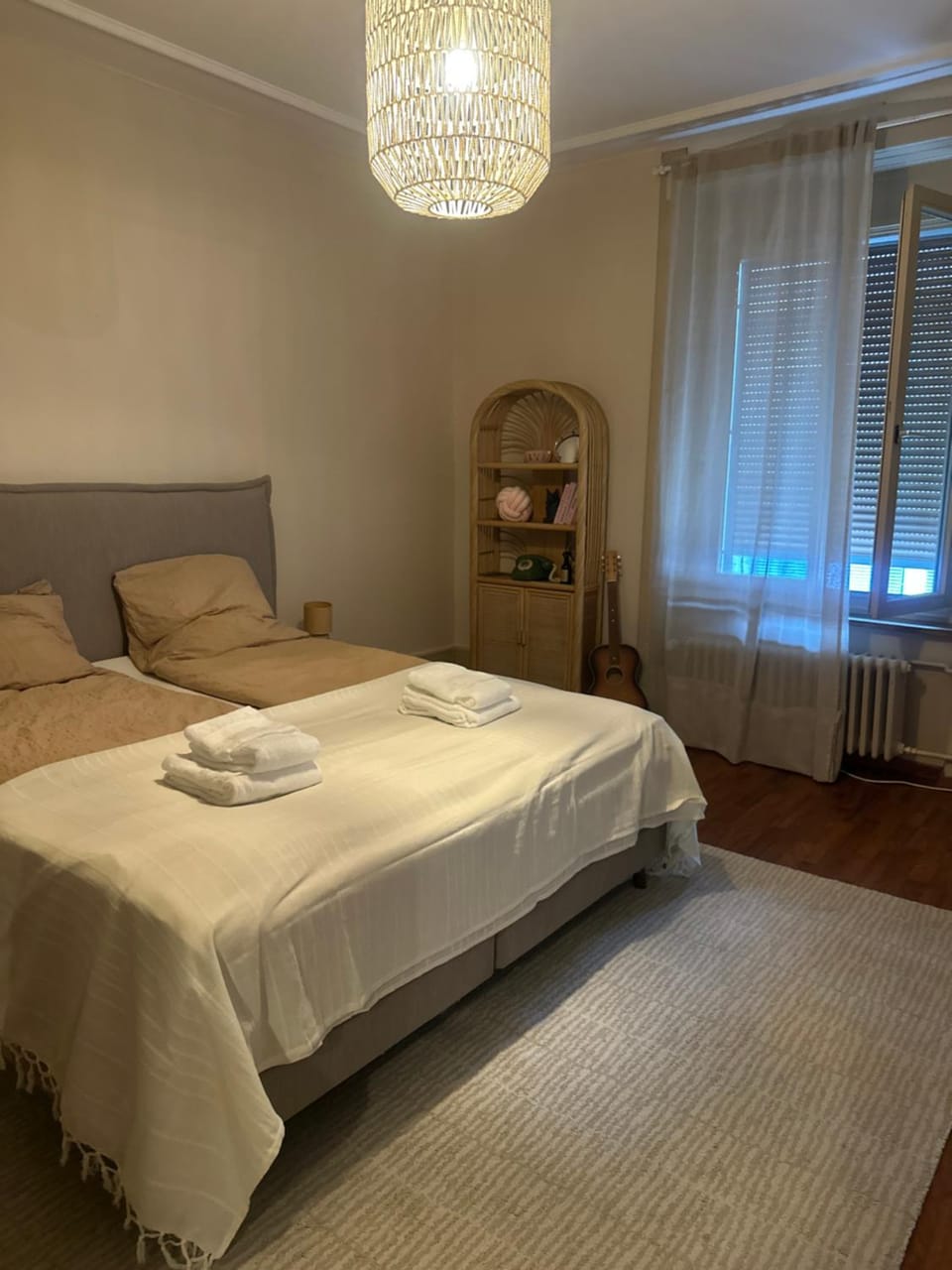 Bed, Photo of the whole room, Bedroom, towels