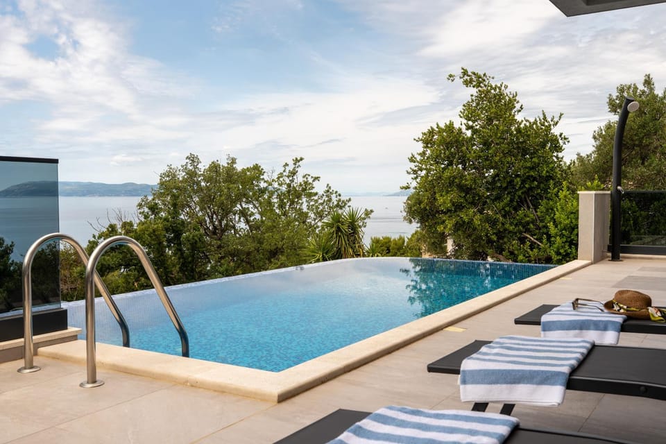 Pool view, Swimming pool