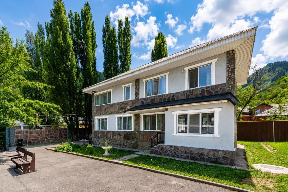 Tau Shyraq Hotel in Almaty
