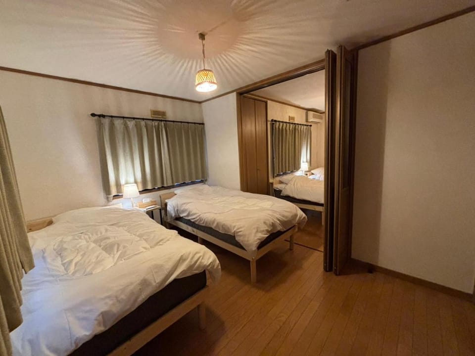 ENZAN STAYS Yamanashi Bed and Breakfast in Japan