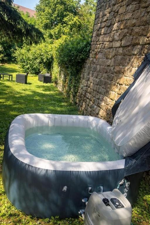 Nid Cosy au Cœur de Boulogne-sur-Mer avec terrasse et acces sauna et jacuzzi Apartment in Hauts-de-France