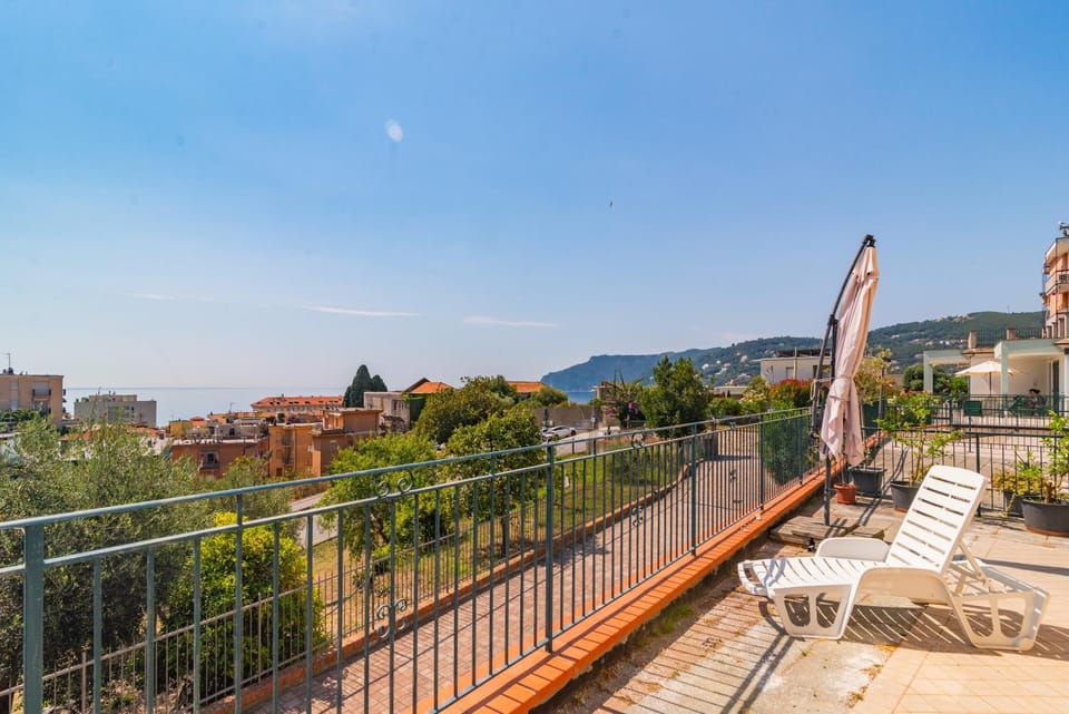 Garden, View (from property/room), Balcony/Terrace, Sea view