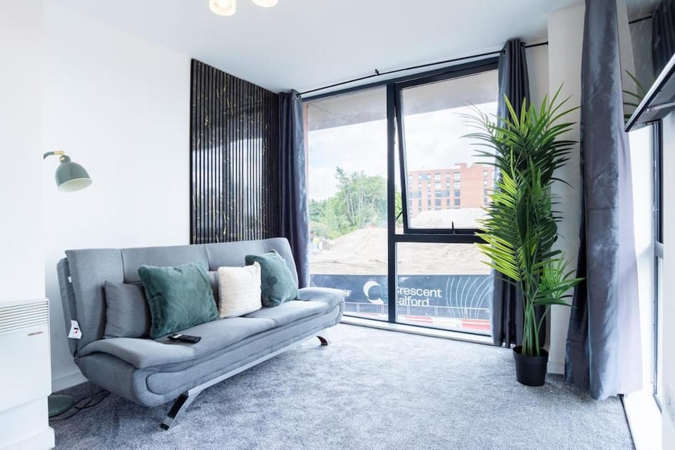 Manchester City Centre, Salford, Modern Spacious Apartment in Salford