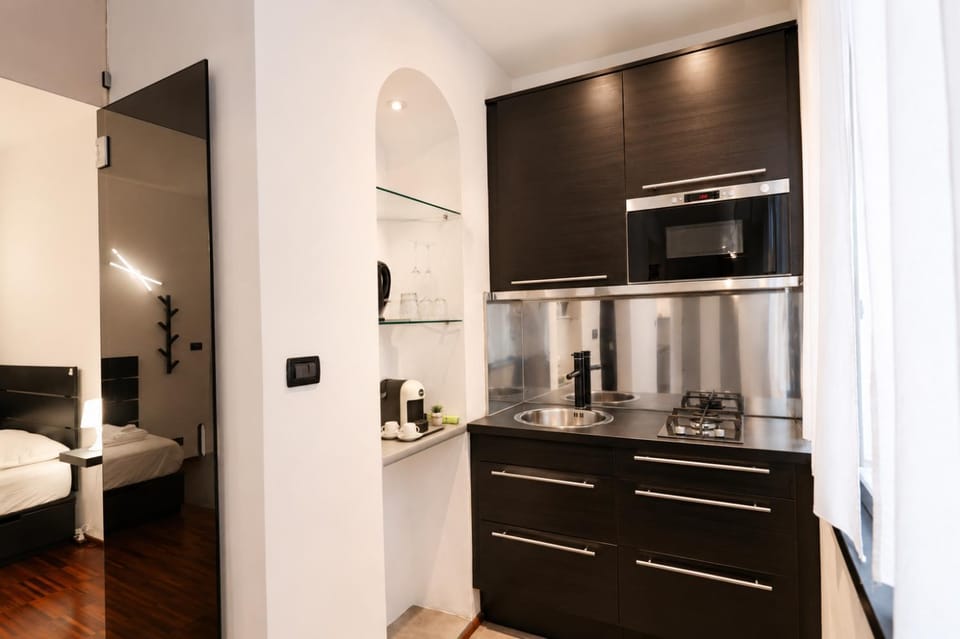 Coffee/tea facilities, Kitchen or kitchenette, microwave, stove