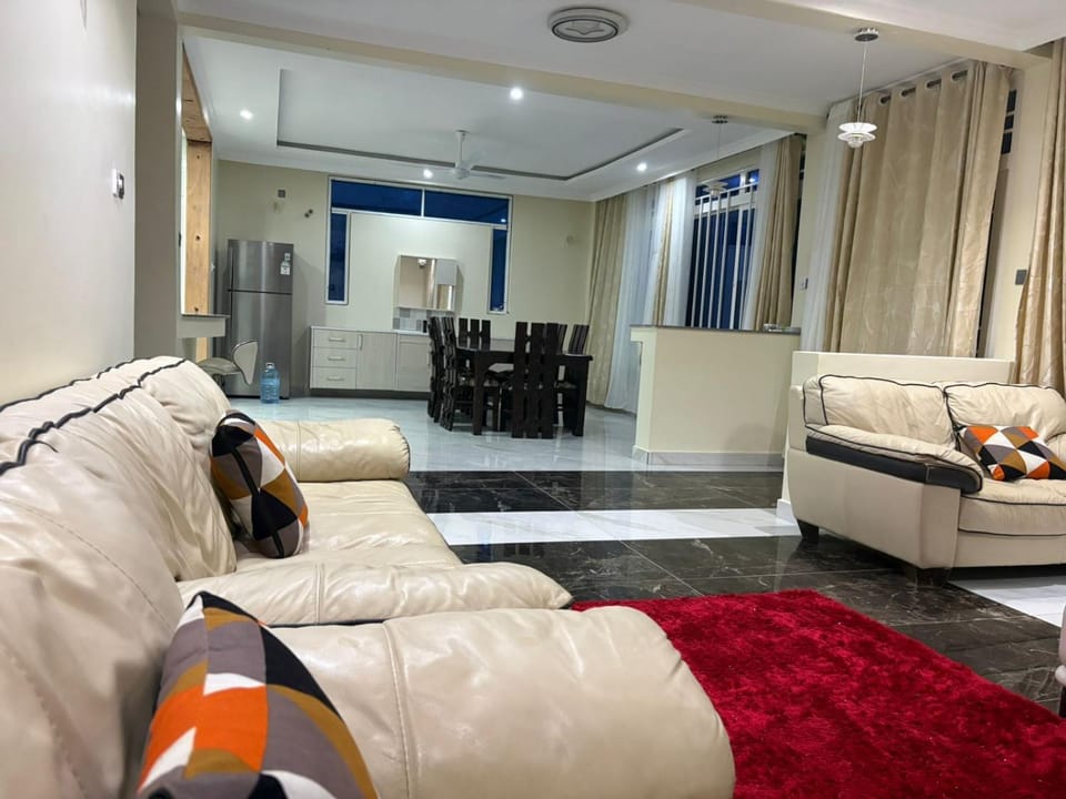 J & T Holme Villa Villa in Diani Beach